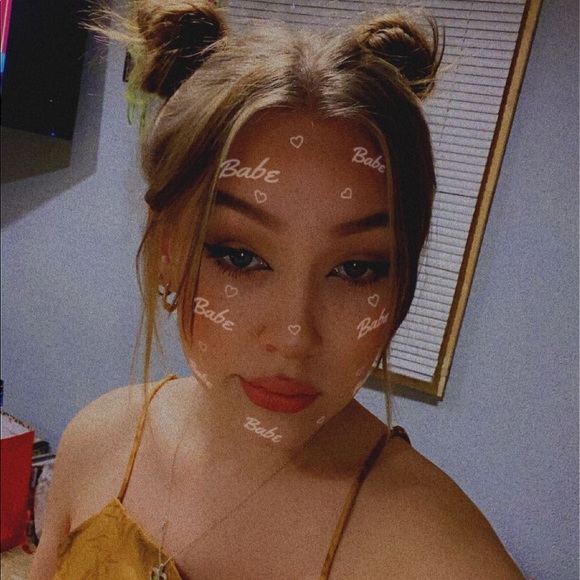 Meet your Posher, Ashlyn - Picture 3 of 4